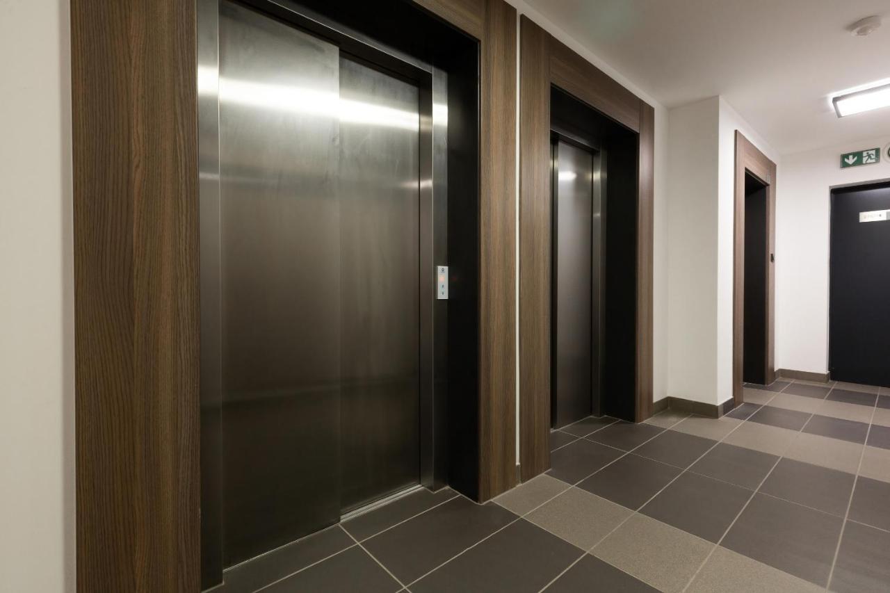Metro Plocka Exquisite Apartments By Noclegi Renters Warschau Exterior foto