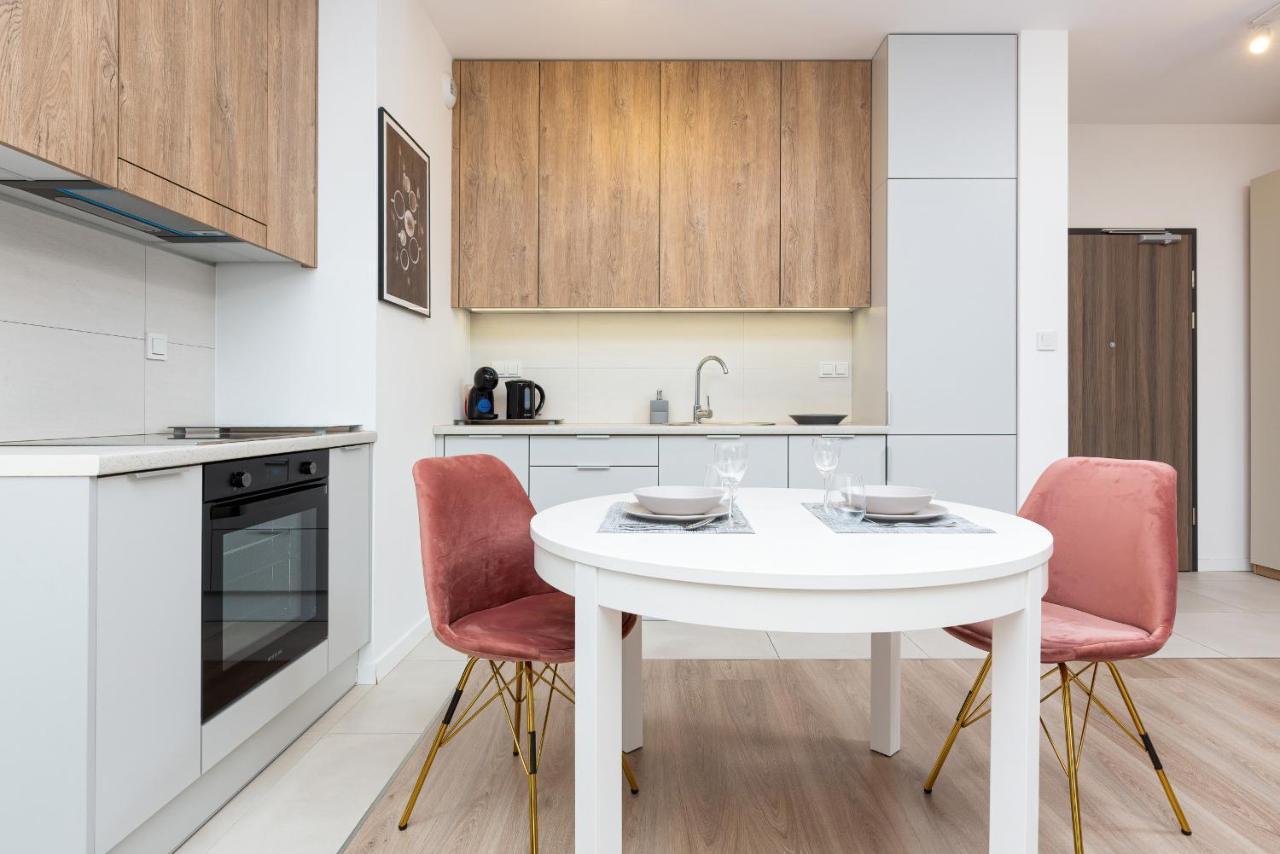Metro Plocka Exquisite Apartments By Noclegi Renters Warschau Exterior foto