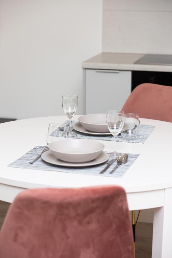 Metro Plocka Exquisite Apartments By Noclegi Renters Warschau Exterior foto